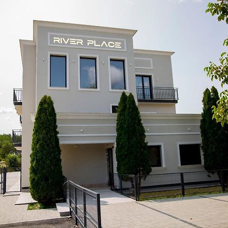 River Place Piteşti Exterior foto