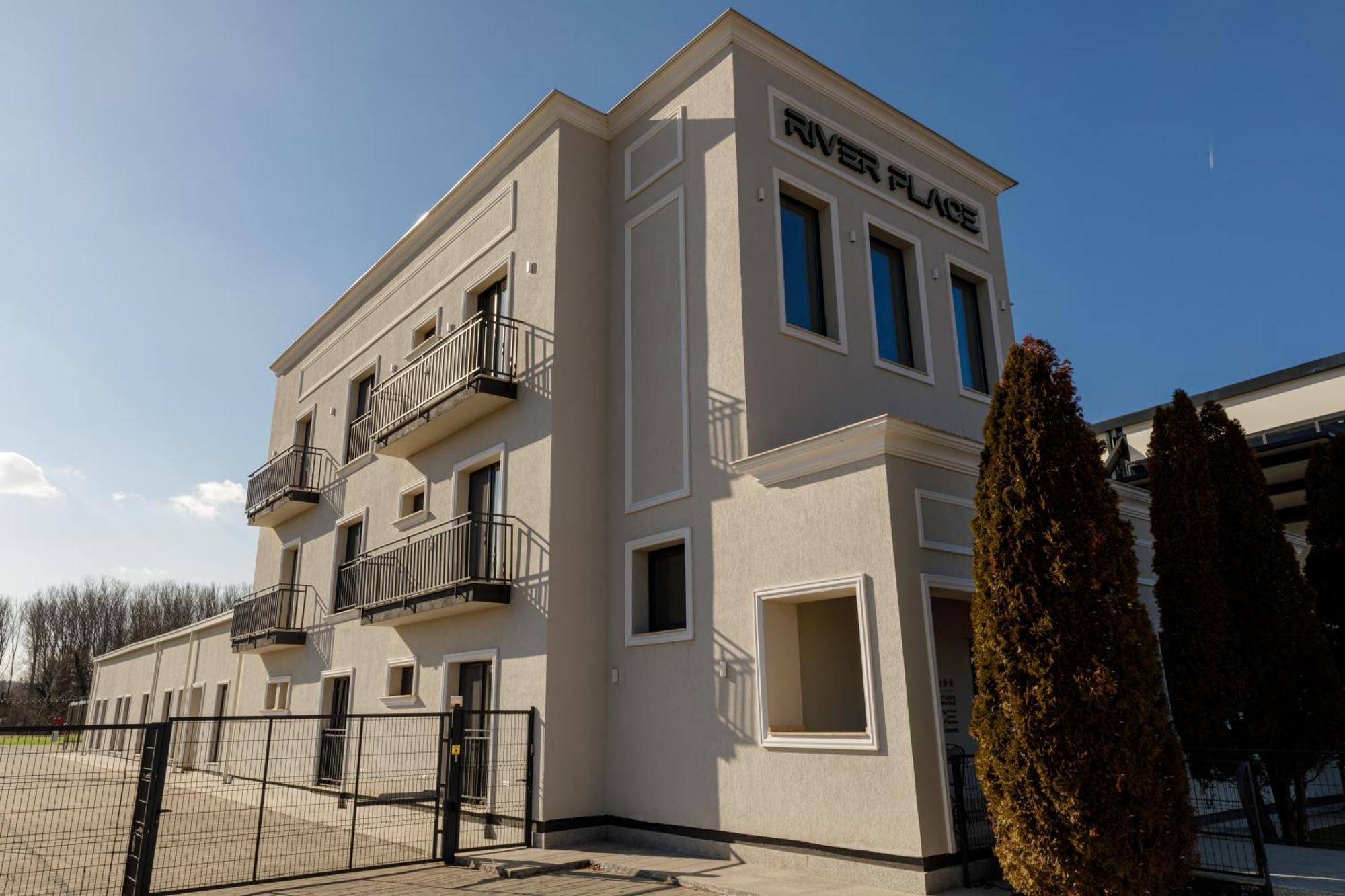 River Place Piteşti Exterior foto
